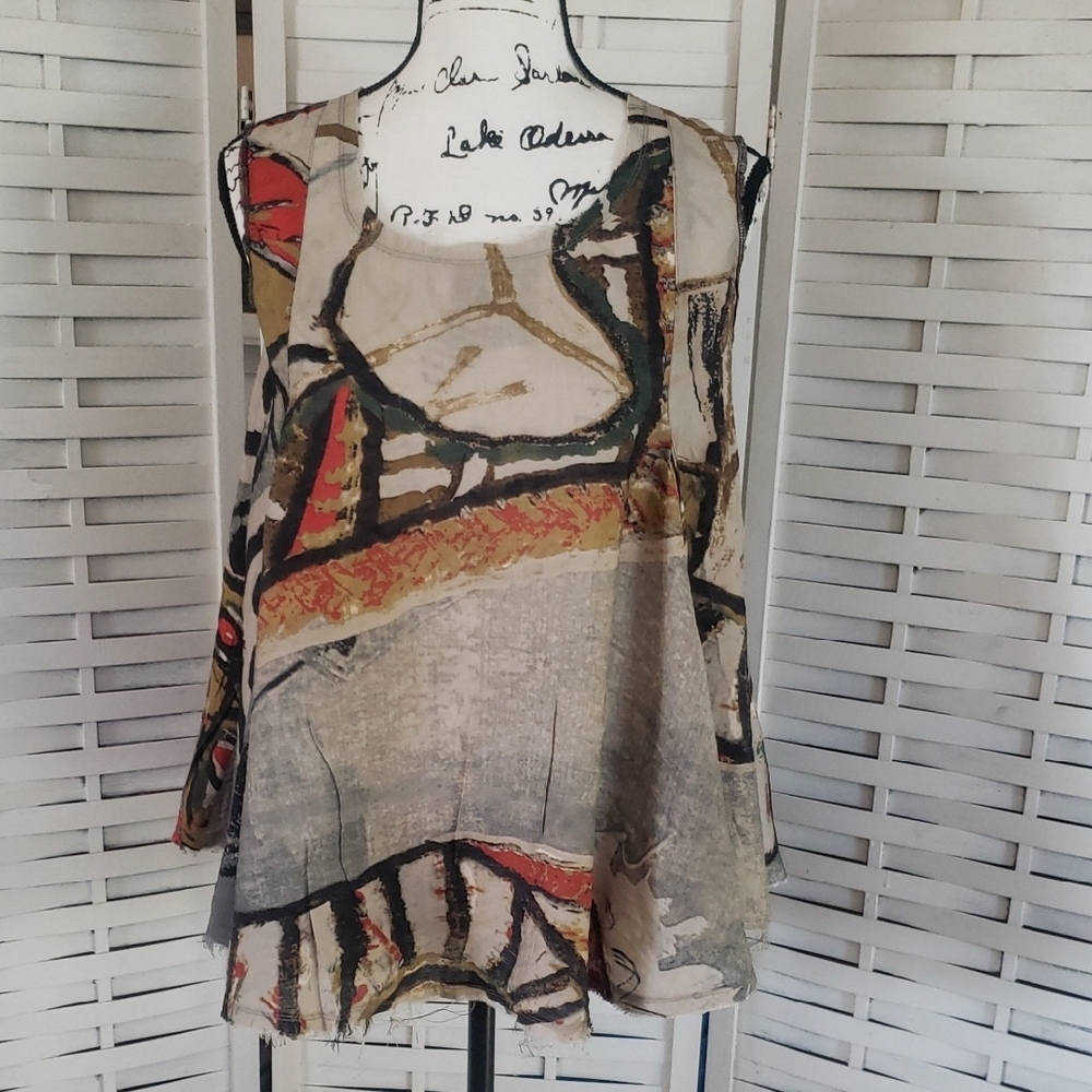 Abstract Print Sleeveless Tunuc Top Size S